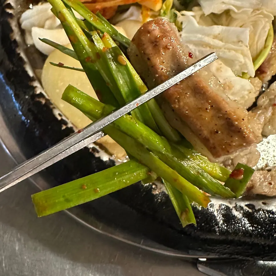 Crisply grilled hanwoo gopchang