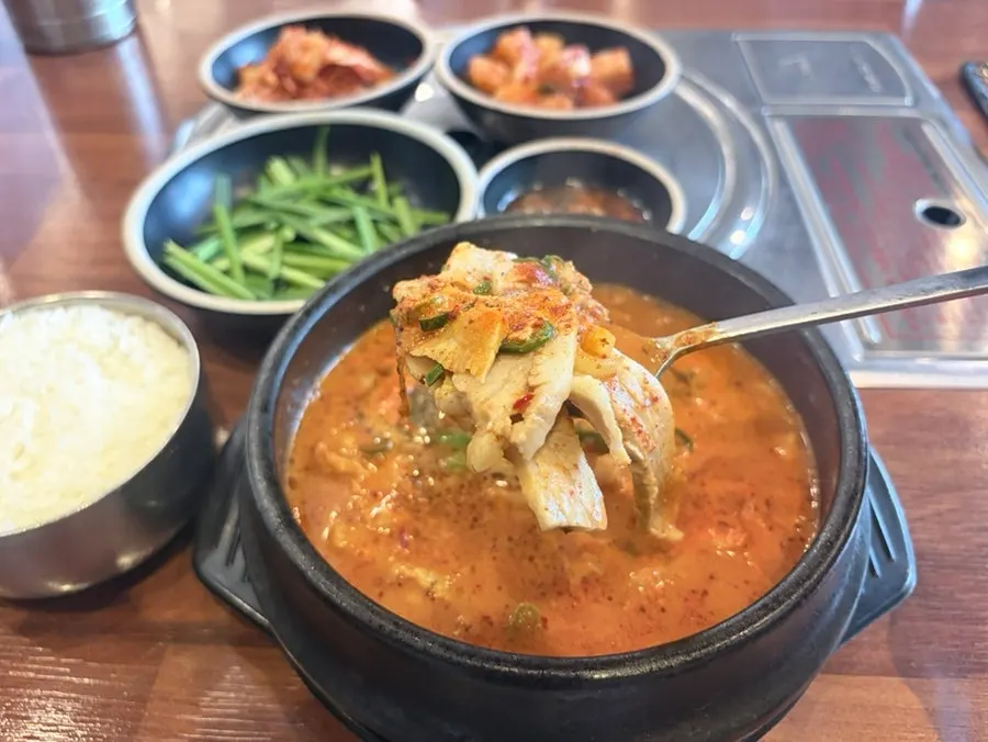 국밥에 곁들인 김치