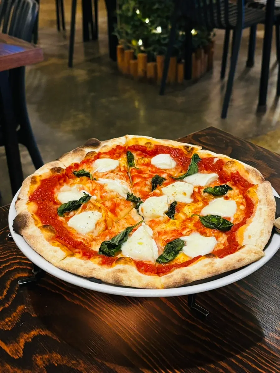 Margherita with fresh mozzarella and basil