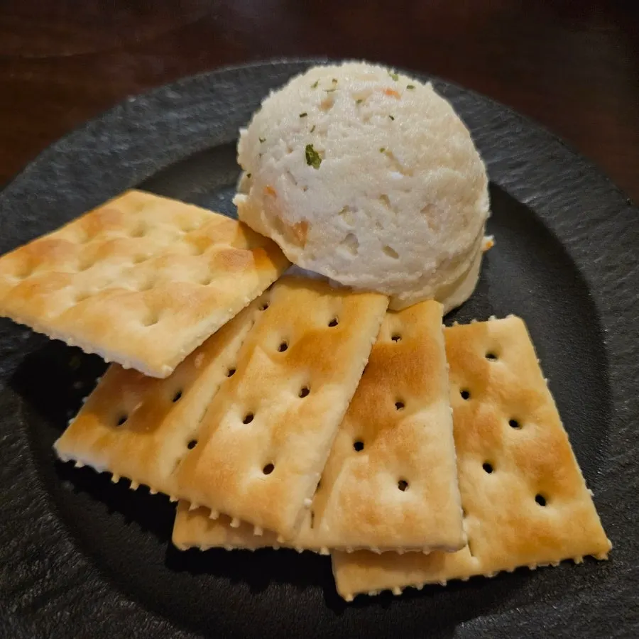 Drinking dishes that pair with makgeolli and distilled spirits