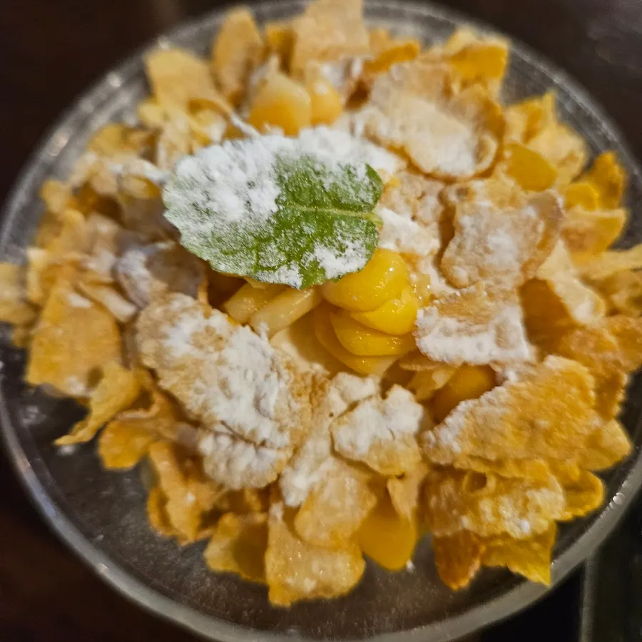 Seafood drinking dish with gamtae aroma