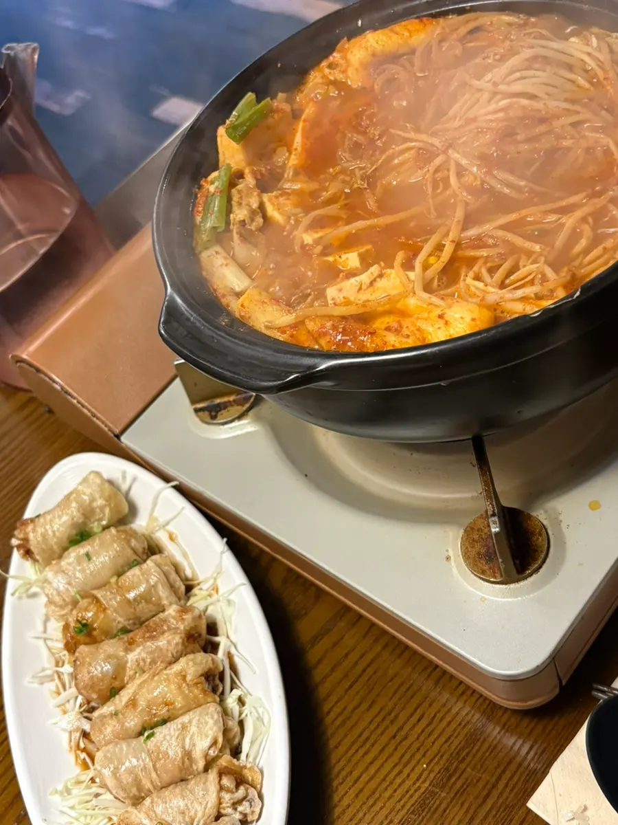 Set gopchang jeongol dan nasi