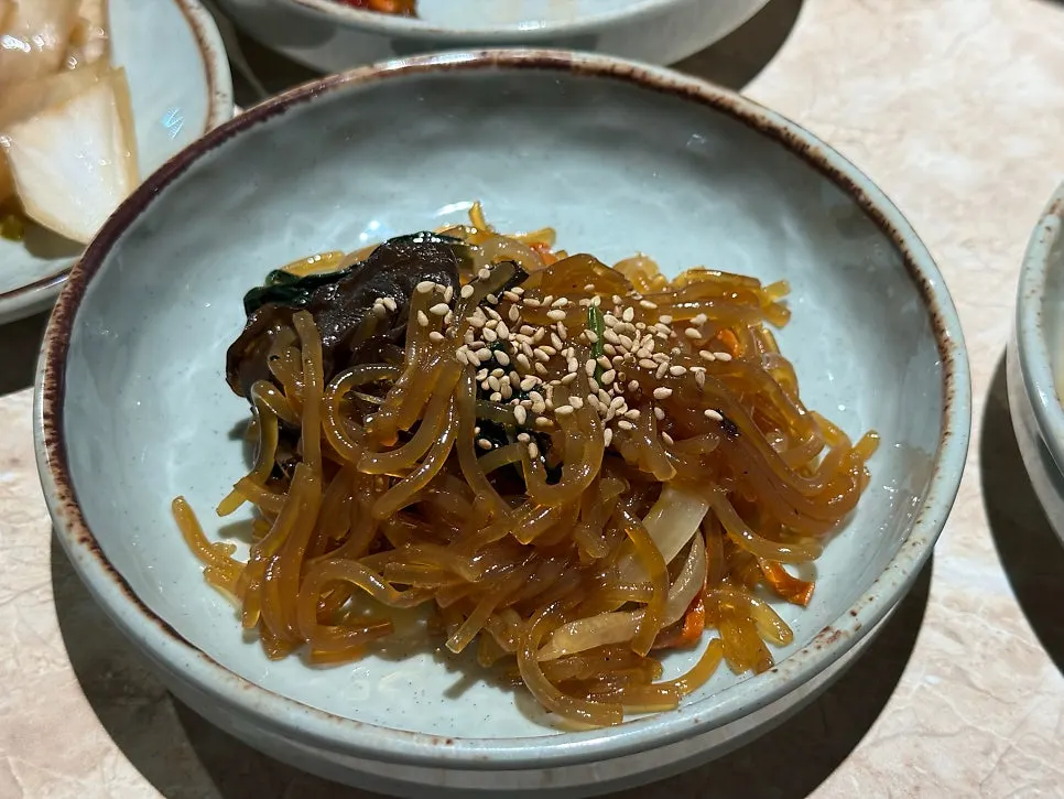 Basic side dishes served with the meat