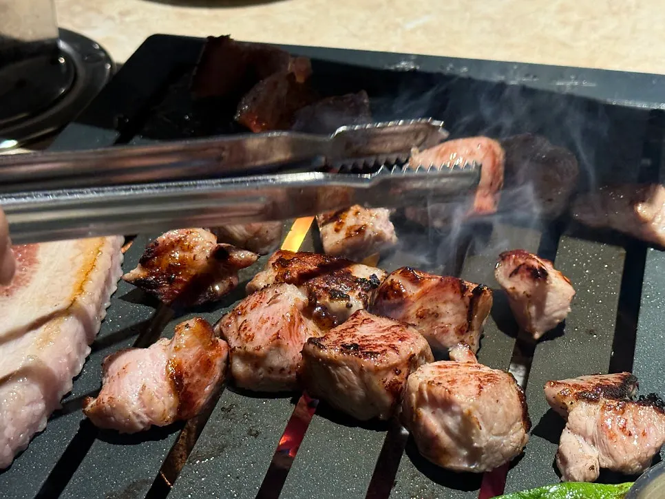 Assorted pork with pork belly, pork neck, and skirt meat