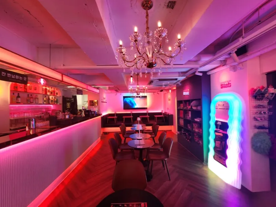 Ending at a Bangi-dong cocktail bar