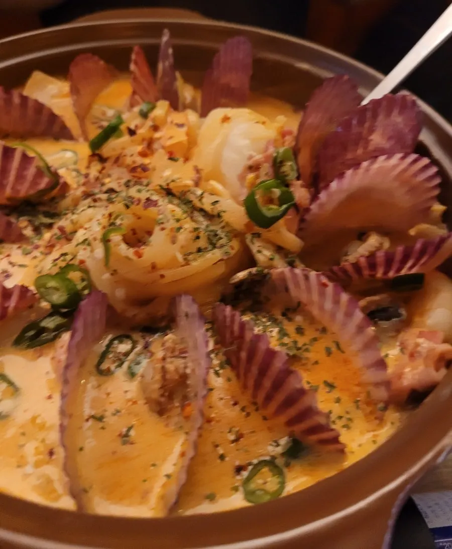 Cream jjamppong with broth and noodles
