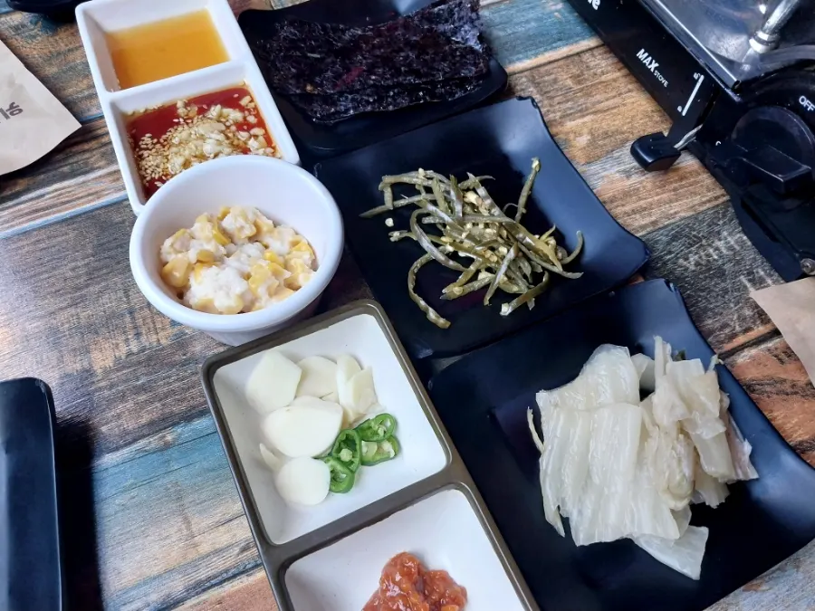 Clear seonjiguk and side dishes