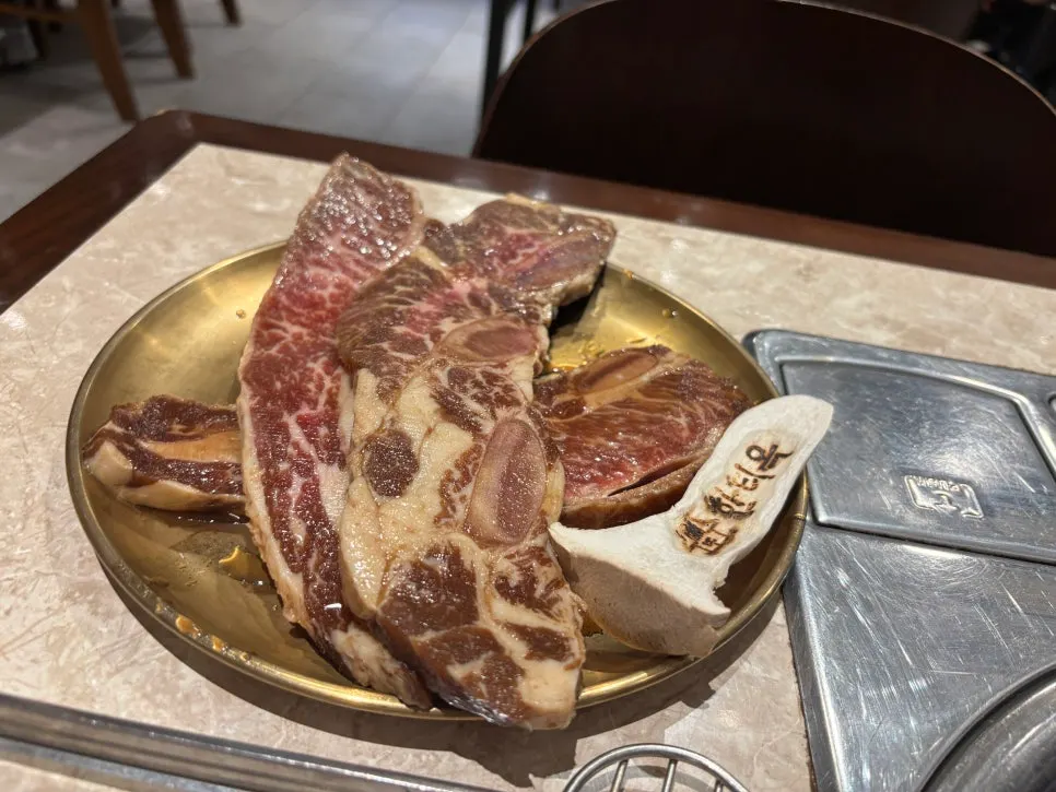 LA marinated galbi full-table set