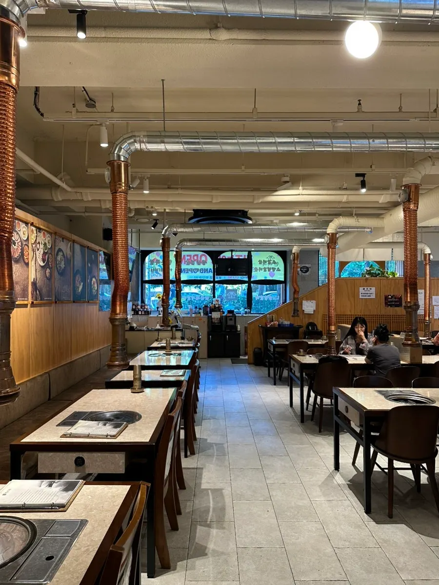Hantiok interior space for group gatherings