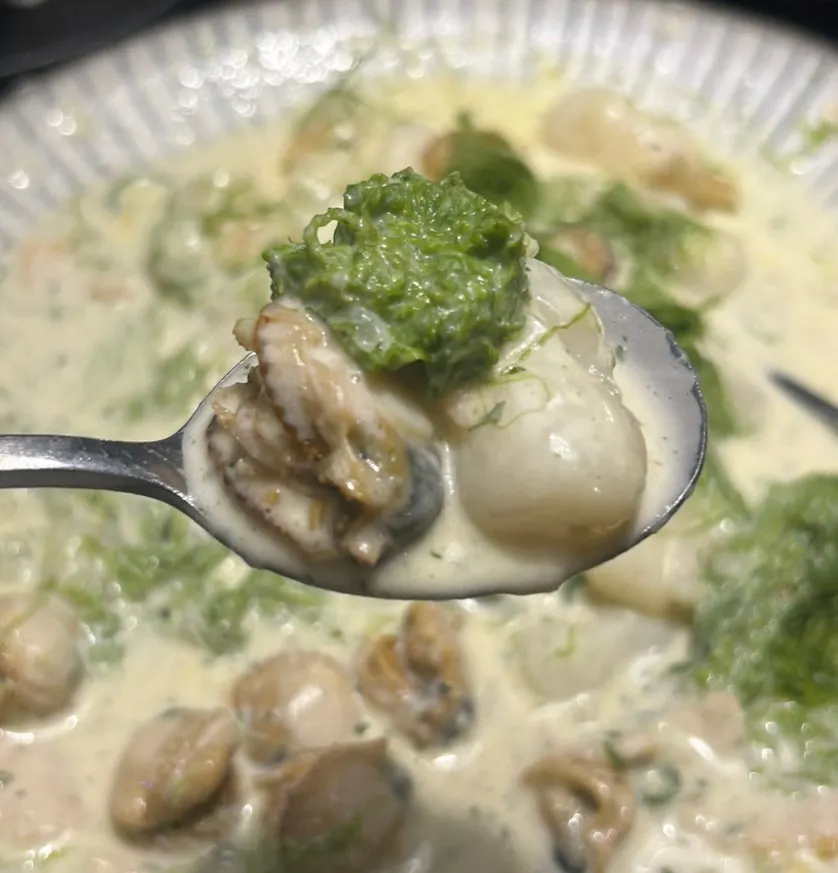 Creamy steamed scallops with gamtae and nurungji