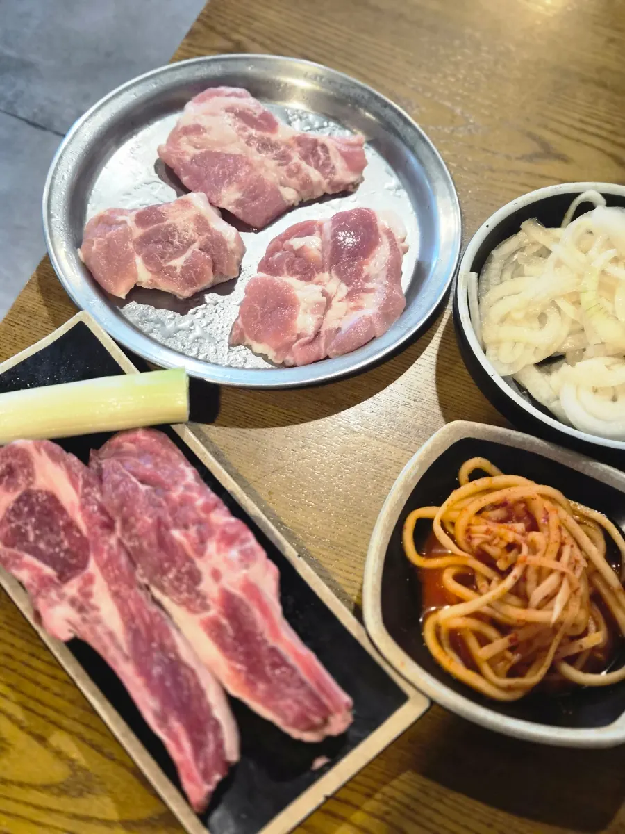 Ordered lamb ribs and kkodeulsal
