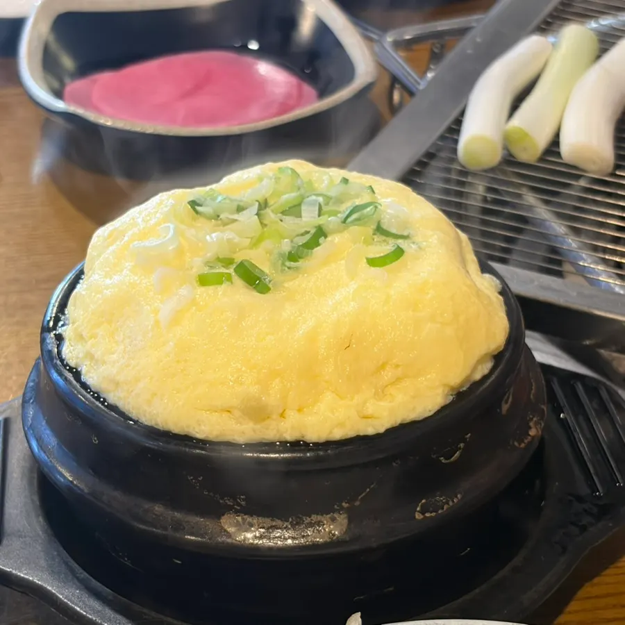 Context photo of ordering steamed egg after eating lamb ribs