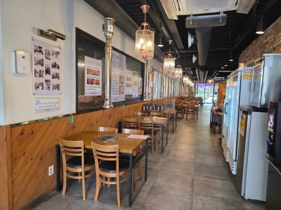 Group seating area at Dangsan Odol Bangi Branch