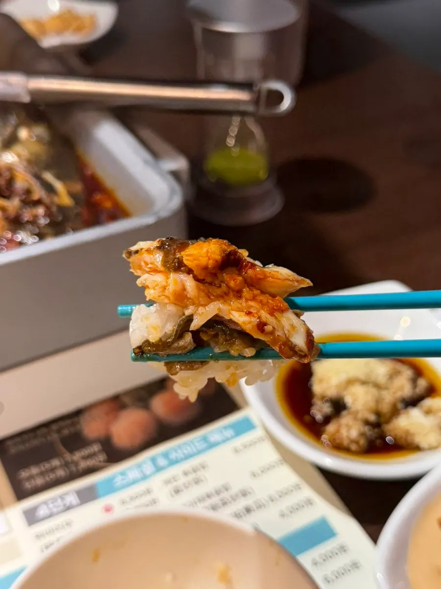 Kaoyu fish meat placed on top of rice