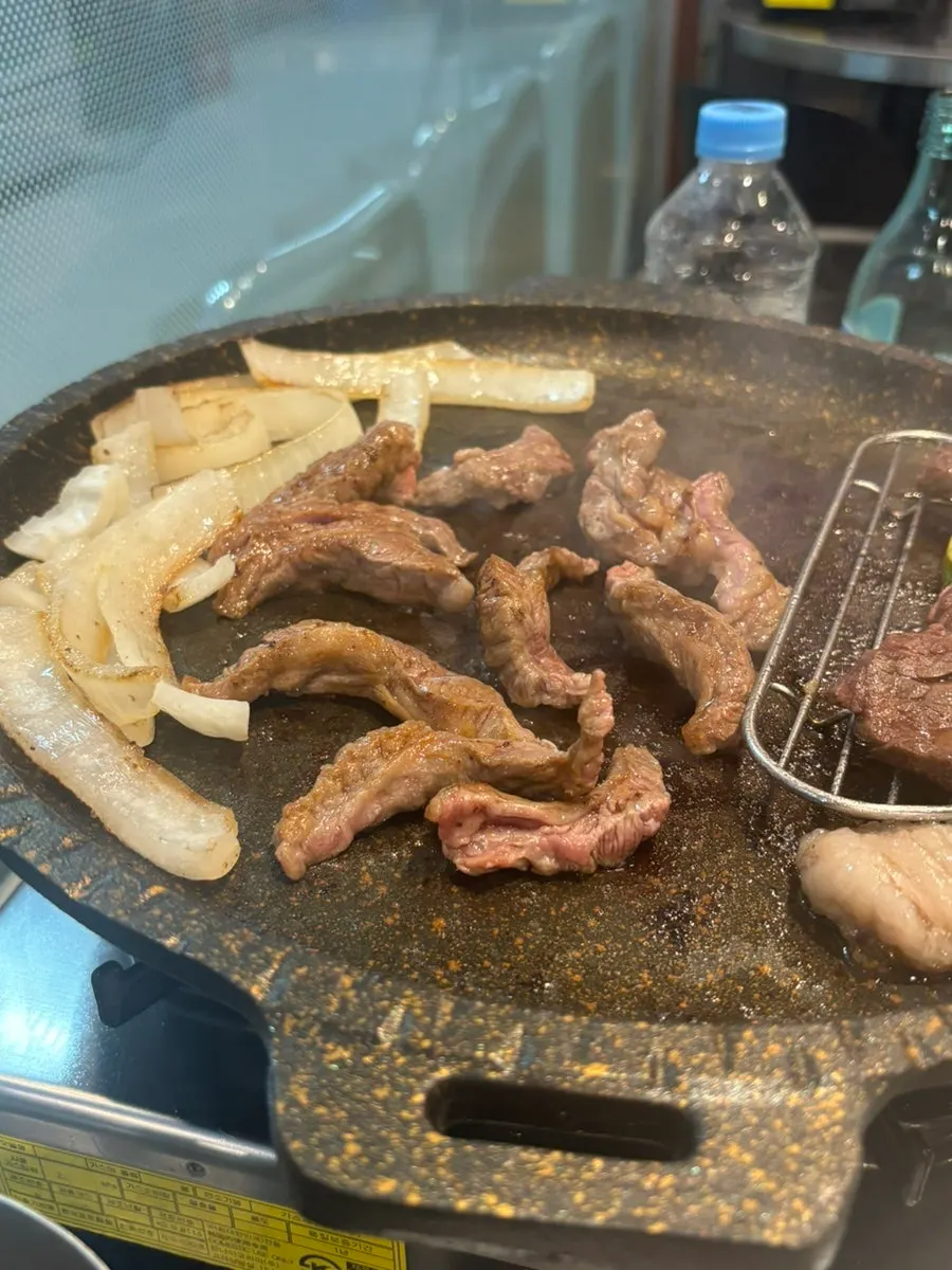 Galbisal cooking on the grill