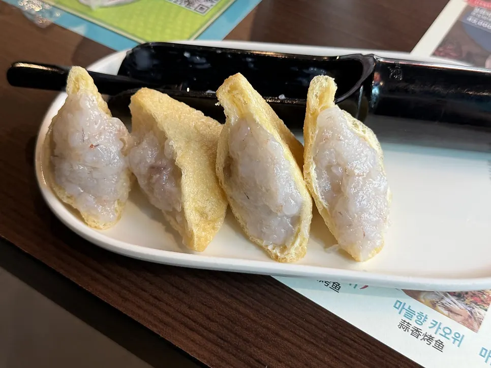 Fresh shrimp shahua with shrimp paste and fried tofu skin