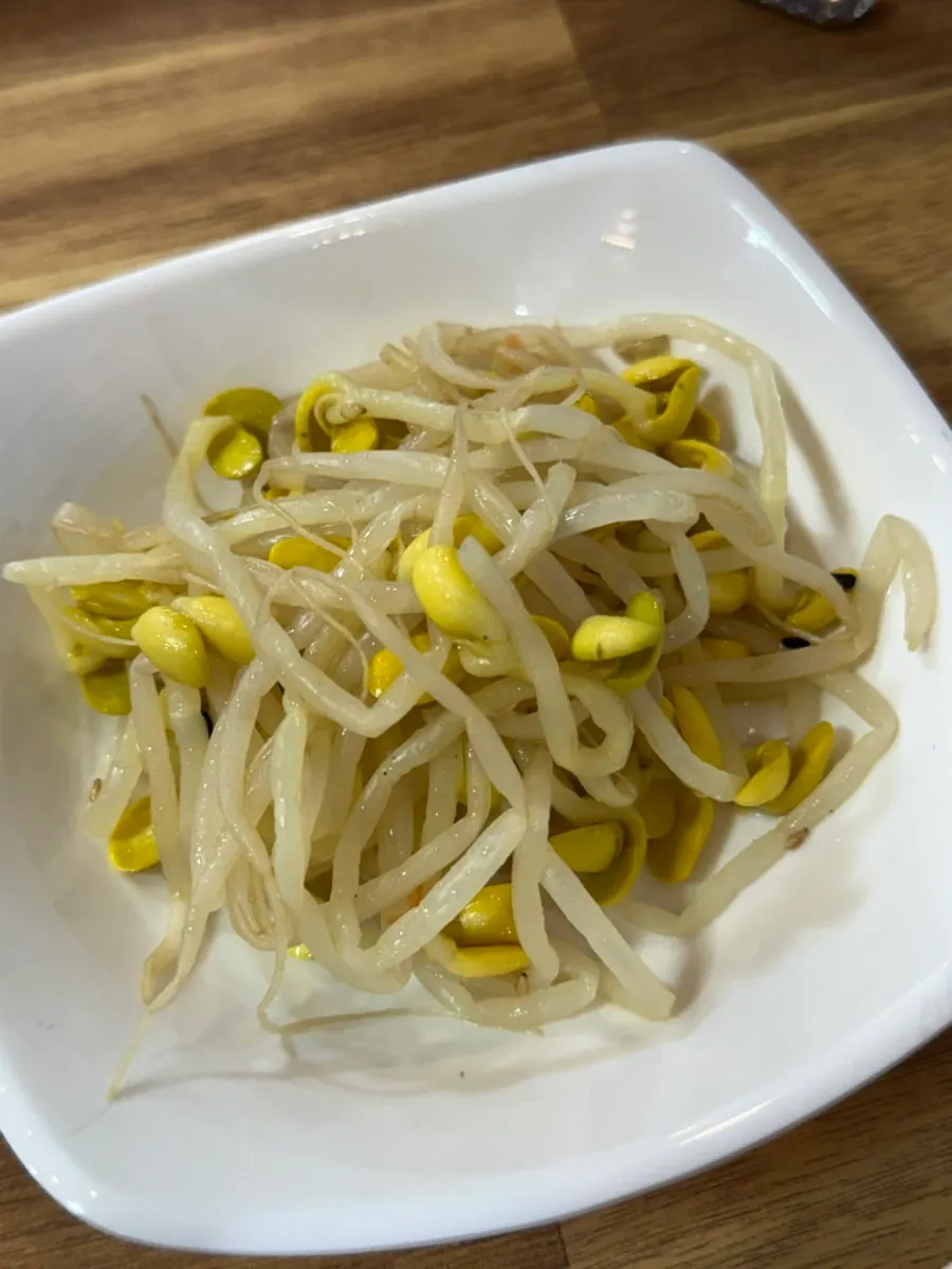 Seasoned bean sprout side dish