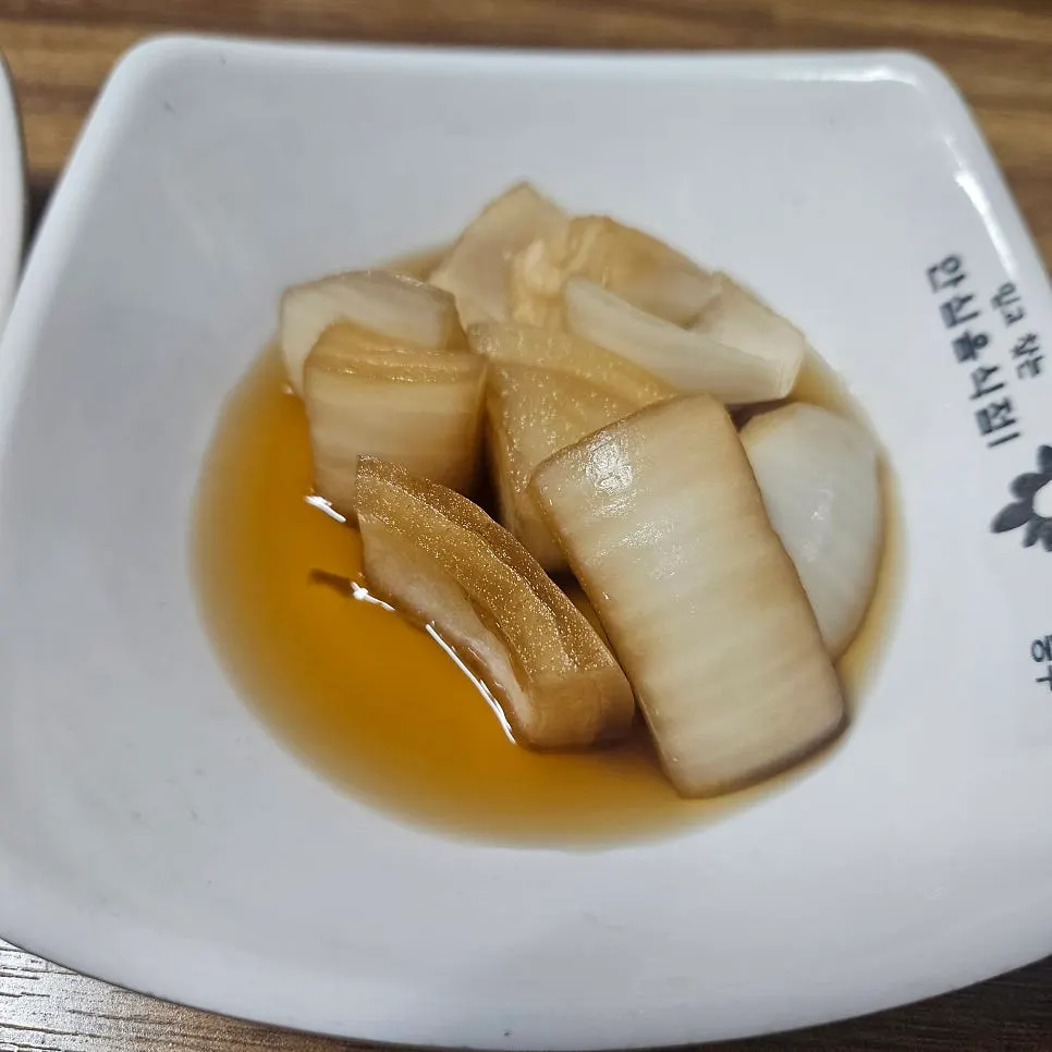 집밥 같은 느낌의 반월당부자식당 한 끼