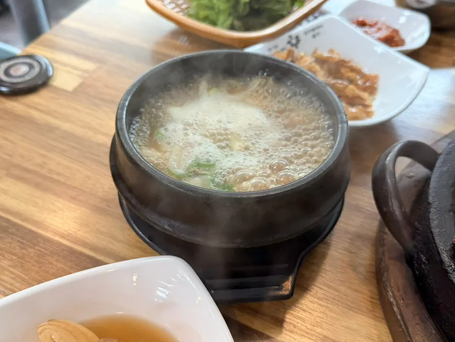 Banwoldang Bujasikdang, a neighborhood favorite Korean restaurant