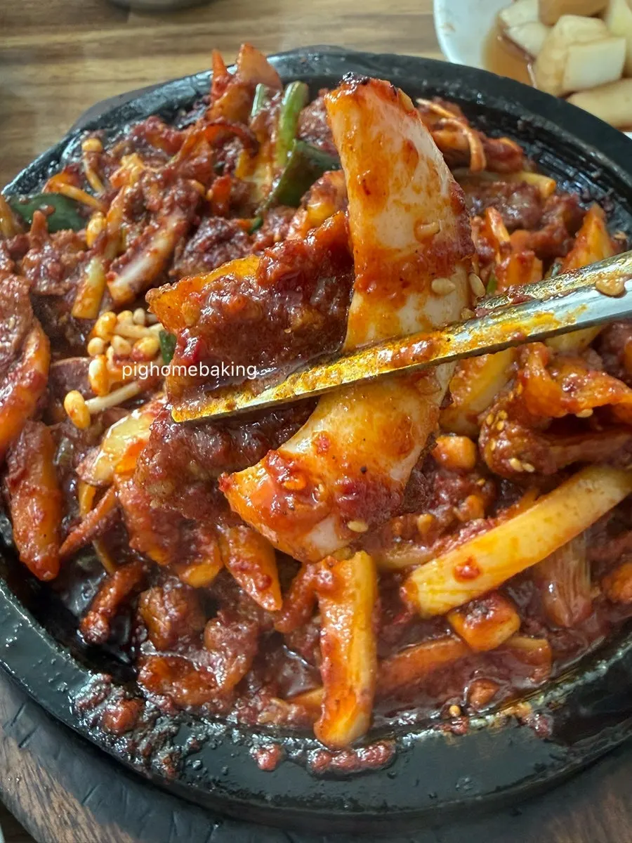 돌판 직화 오징어 제육볶음 한 판