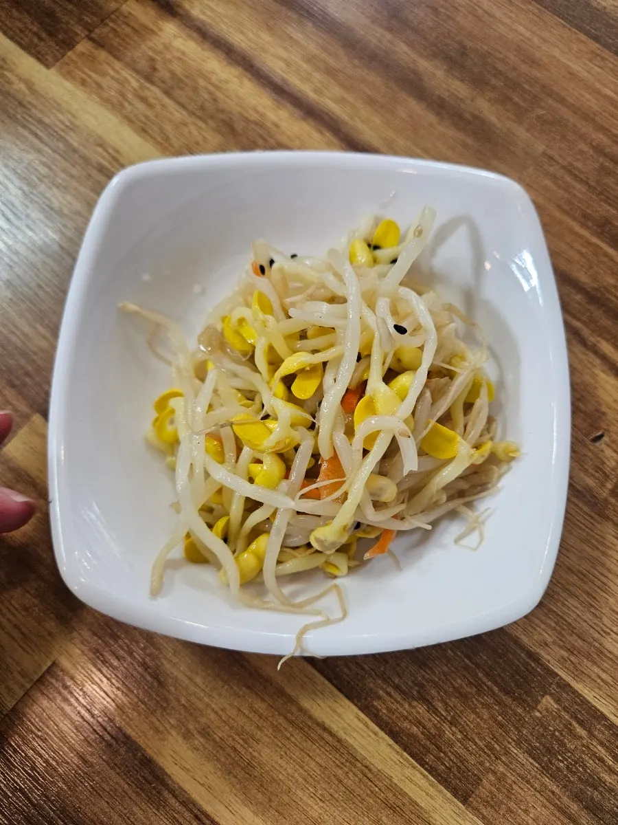 Plates of unlimited-refill side dishes