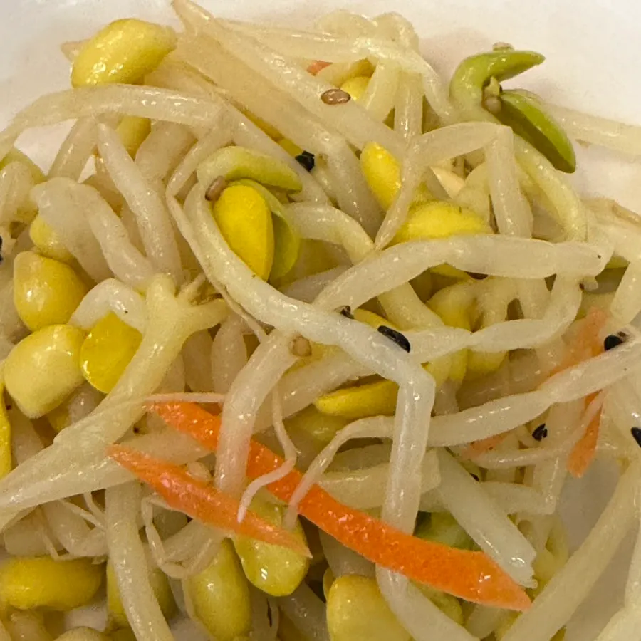 Neatly seasoned namul side dish