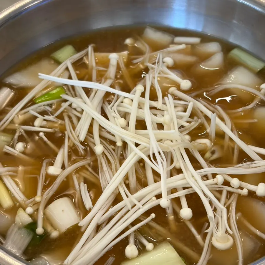 Buja seokgalbi served with a bowl of rice