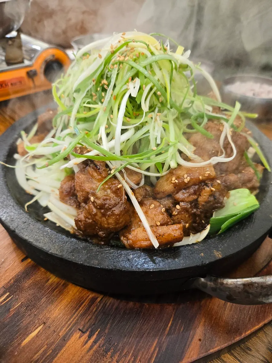 석갈비 위에 올라간 파채