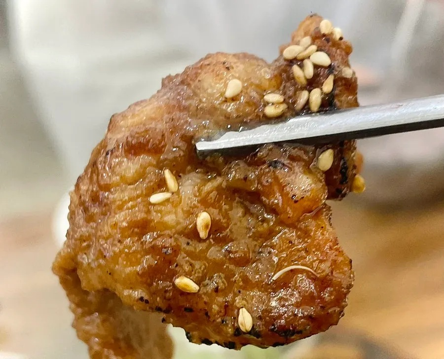 셋이 먹어도 남을 만큼 푸짐한 석갈비 한 상