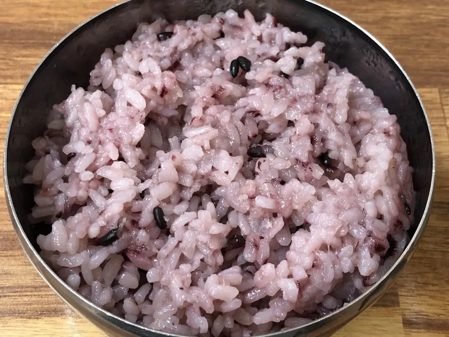 된장찌개 스타일의 구수한 국