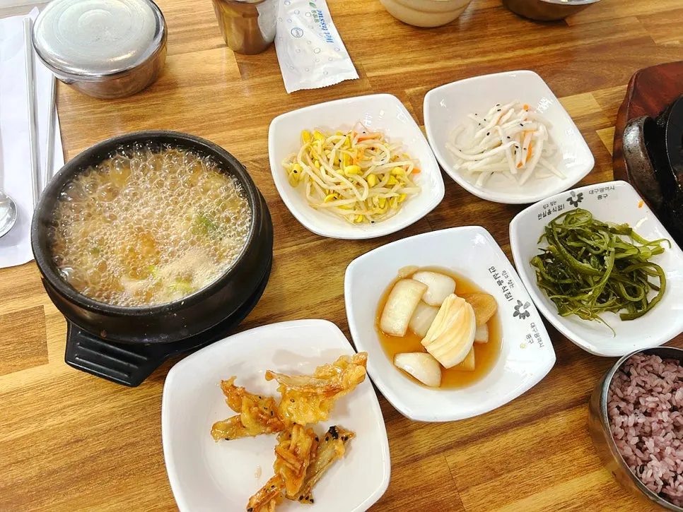 直火烏賊肉炒與清麴醬湯的韓式一桌