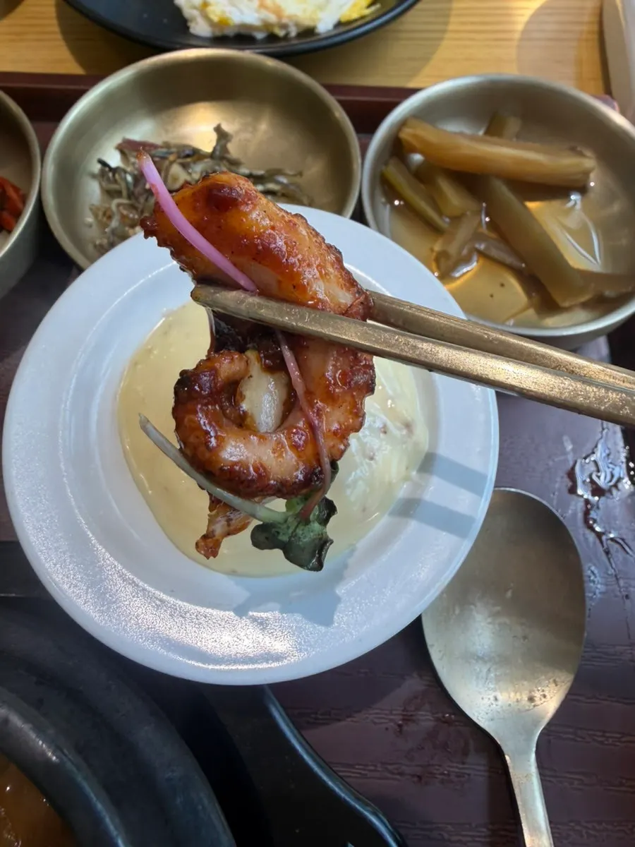 Fried tteok cooked alongside the tangsuyuk