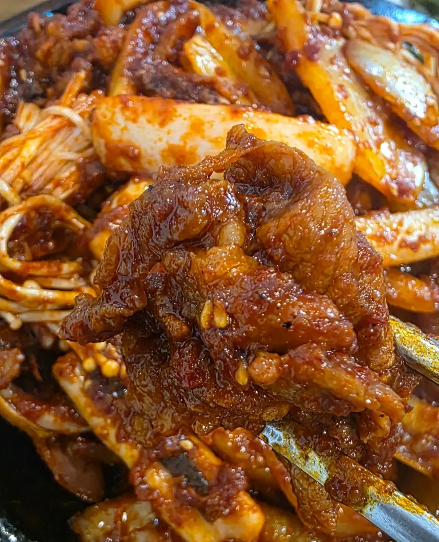 浸满炭火香的直火猪肉炒