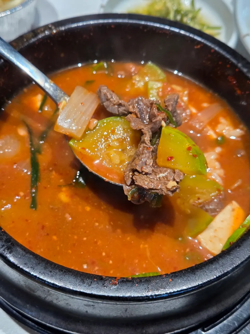 밥을 넣어 된장술밥처럼 먹은 차돌된장찌개