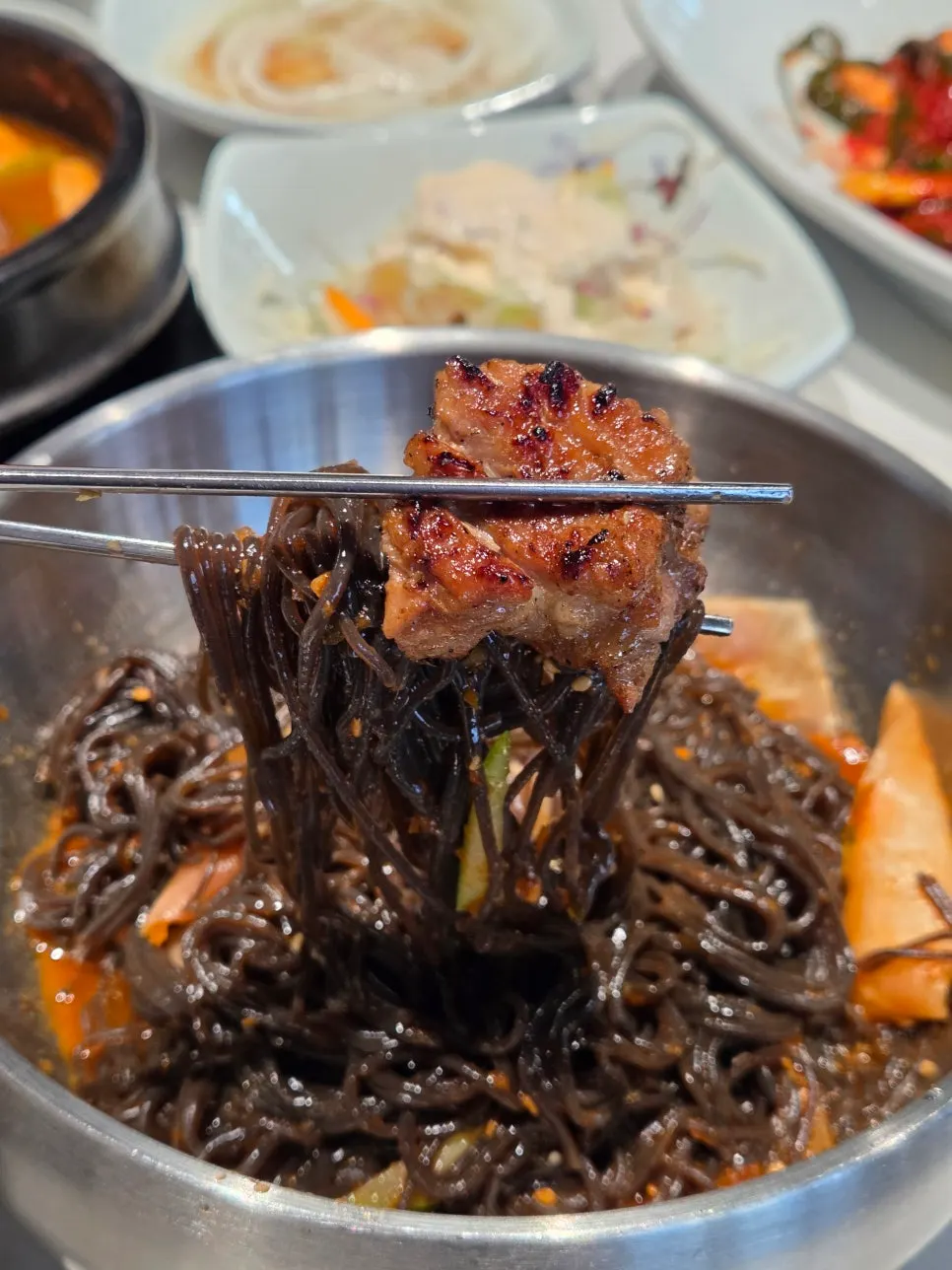 비빔냉면과 돼지갈비 조합
