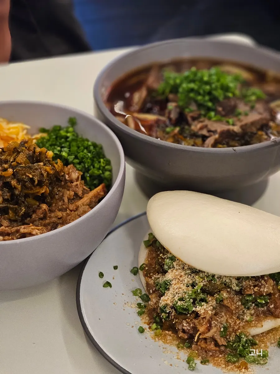 둘이 먹은 2인세트 전체 상차림