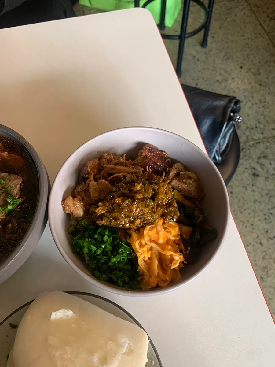 식사 마무리 무렵 테이블