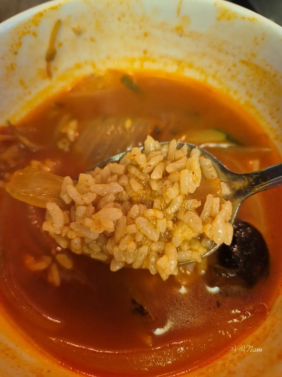 맵지 않고 칼칼한 짬뽕 국물