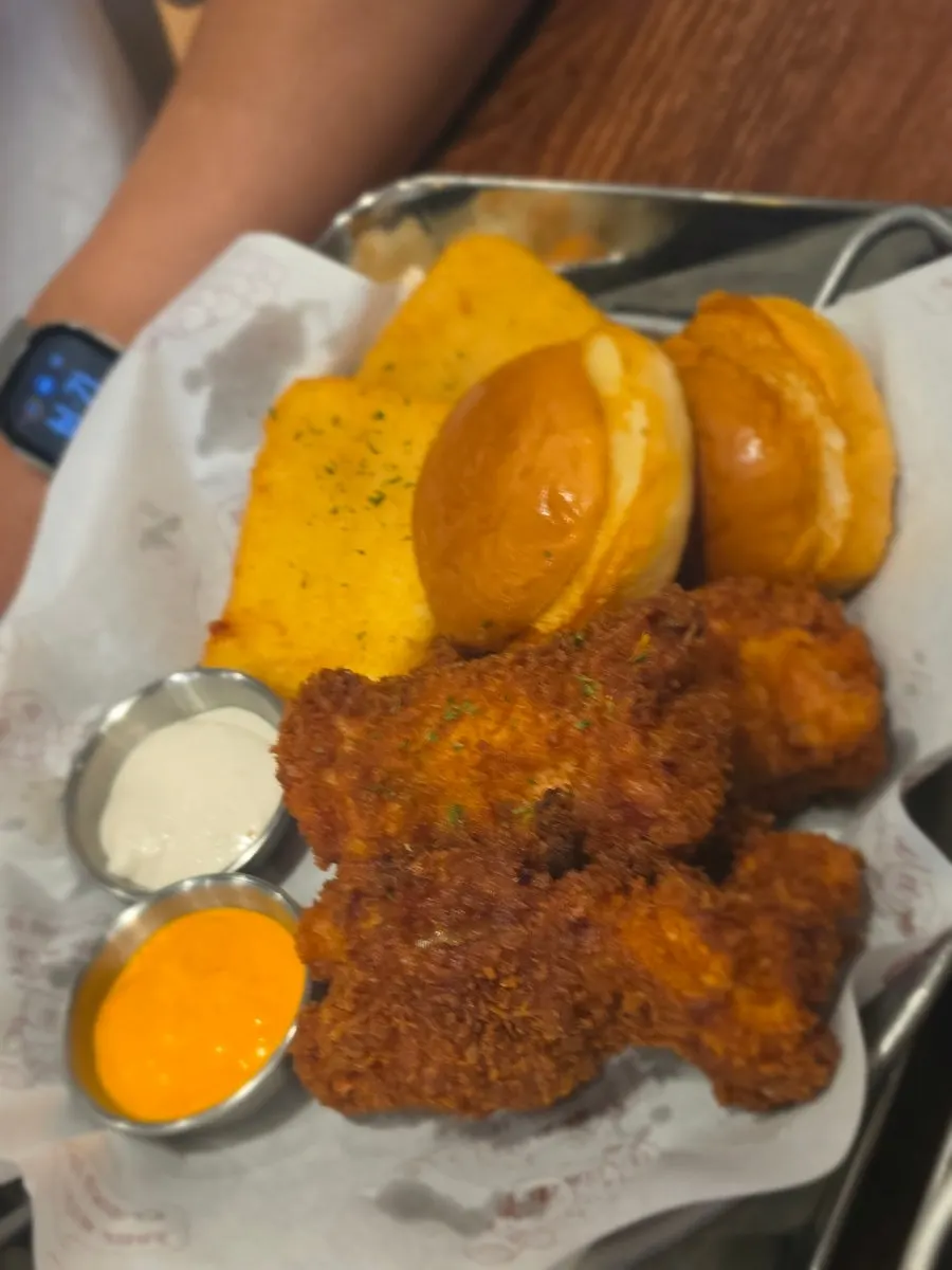 Fries served with the Bas Burger set