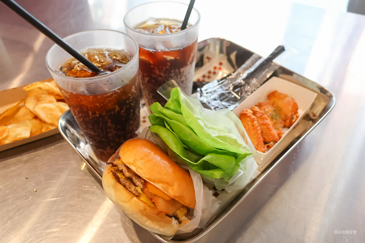 Main photo of a handmade burger at Bas Burger Jamwon Branch