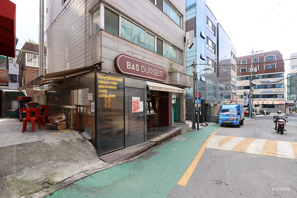 Exterior of Bas Burger Jamwon Branch