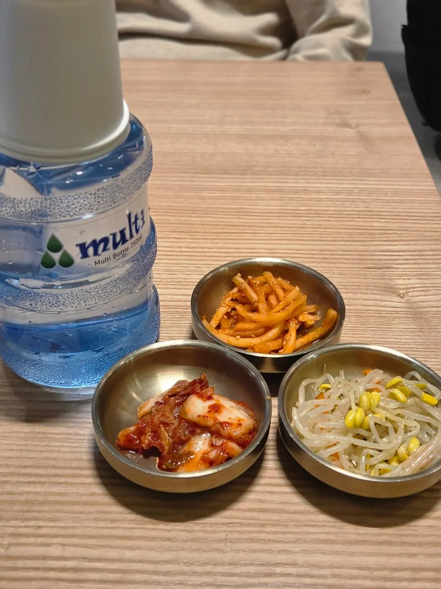 콩나물무침 김치 무생채 기본 밑반찬