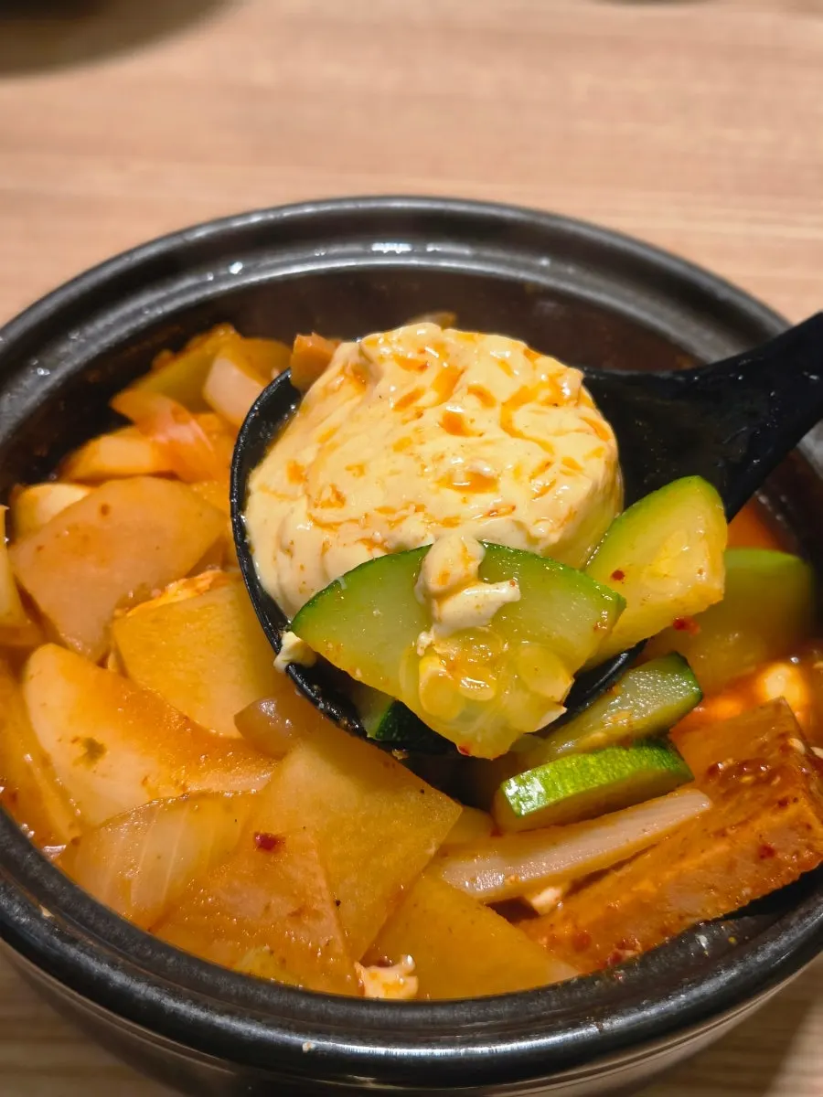 칼칼한 국물의 순두부 감자찌개 클로즈업