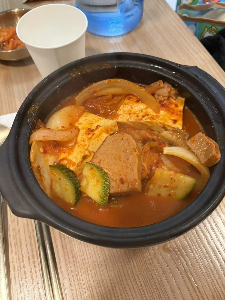 국내산 한돈 표기된 원산지 표시판
