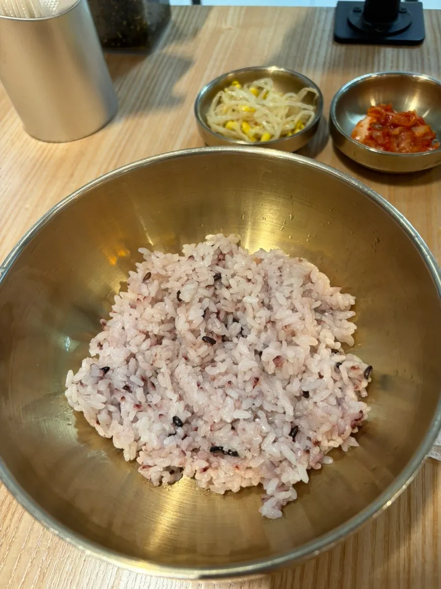 세트에 함께 나온 구운 스팸