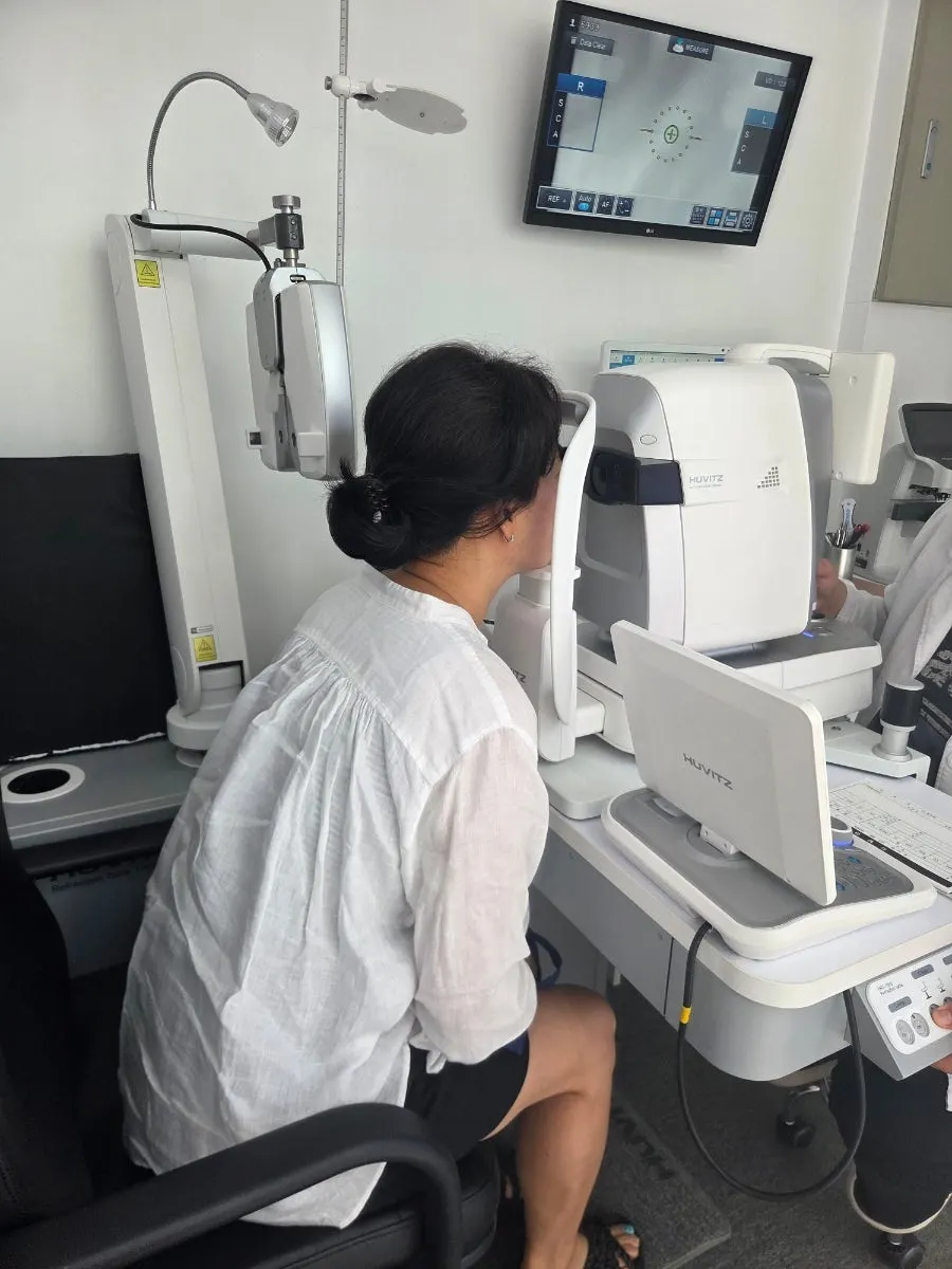 Getting a reading glasses eye exam