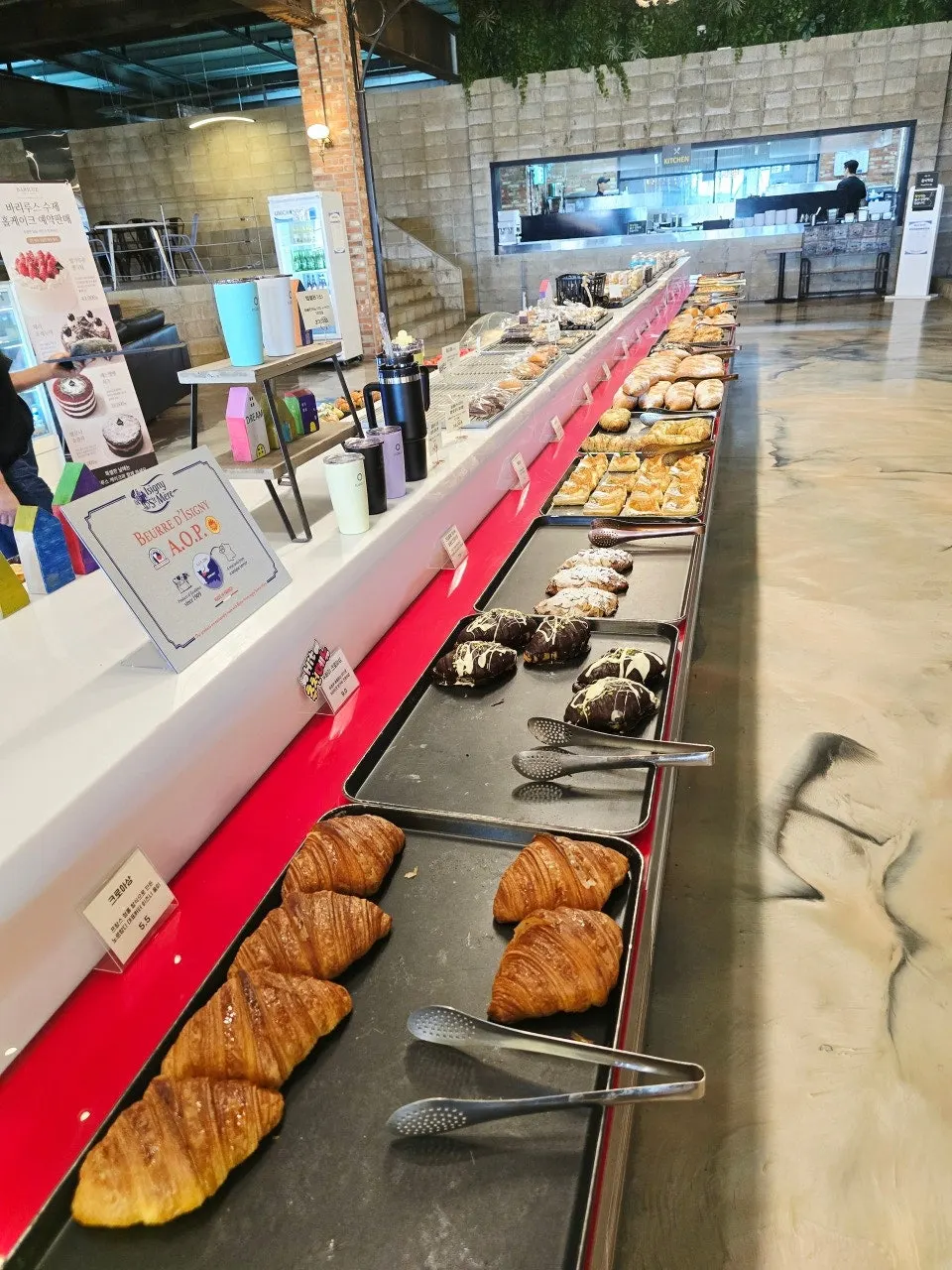 Bread displayed at the Barirus bakery counter