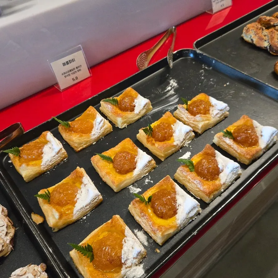 Baked goods and breads on the Barirus counter
