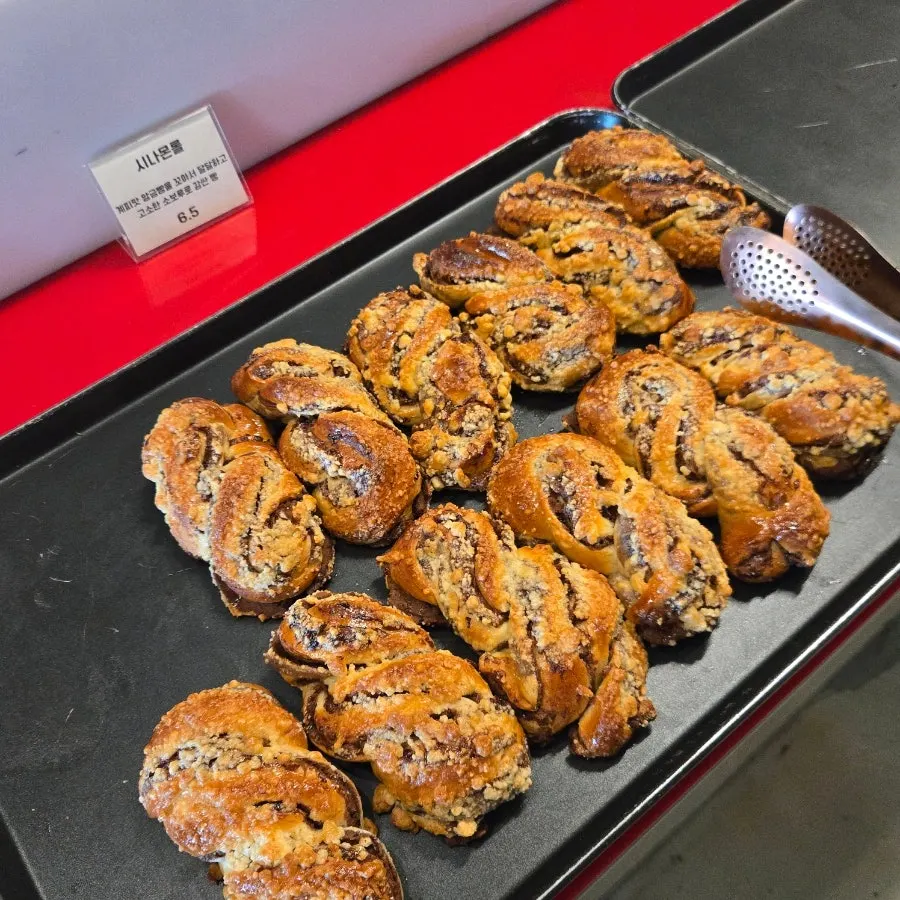 Dessert display at the Barirus bakery corner