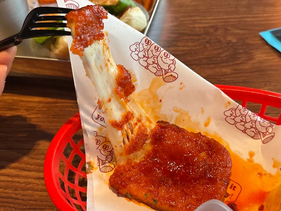 광교 아브뉴프랑 바스버거 매장 분위기